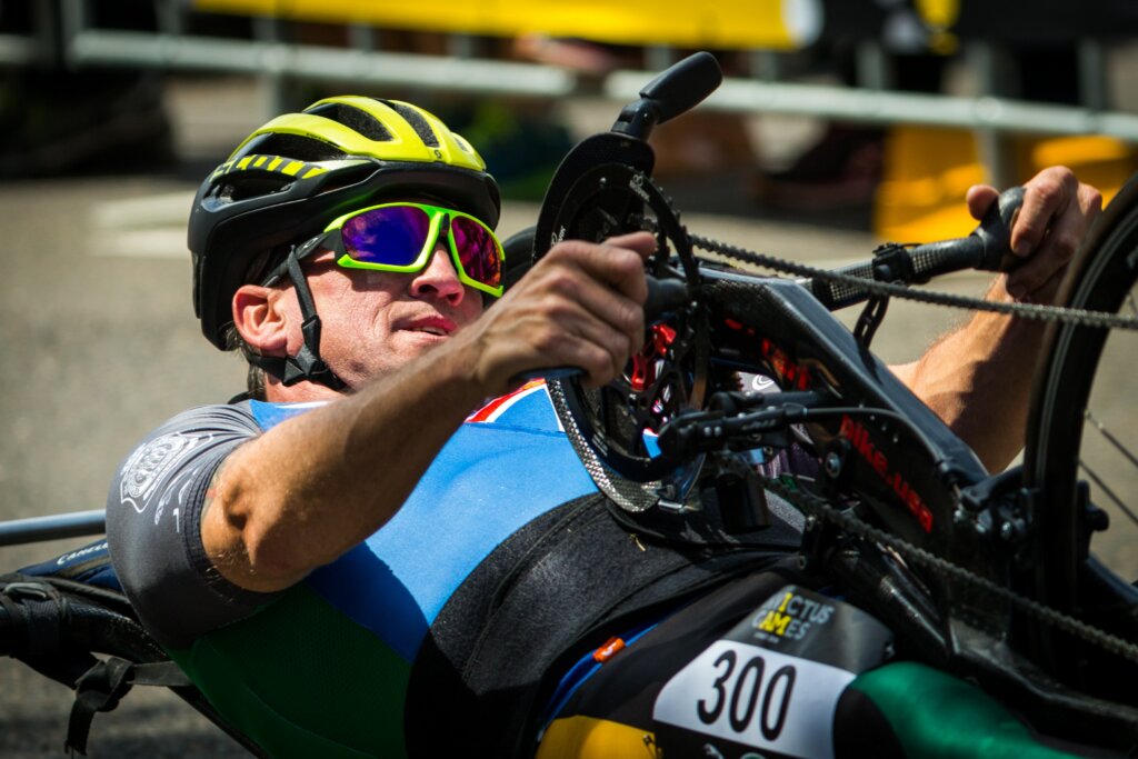 Matt Brumby competes in the hand cycling during the Invictus Games Sydney 2018